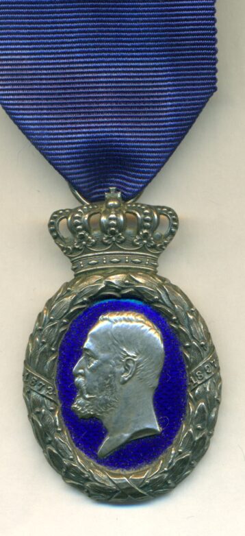 Sweden Oscar II 1897 Jubilee Medal to members of the Royal Household & lower class's, 50mm in silver & dark blue enamel, 50mm in silver and dark blue enamel, in an original but not contemporary case   EF