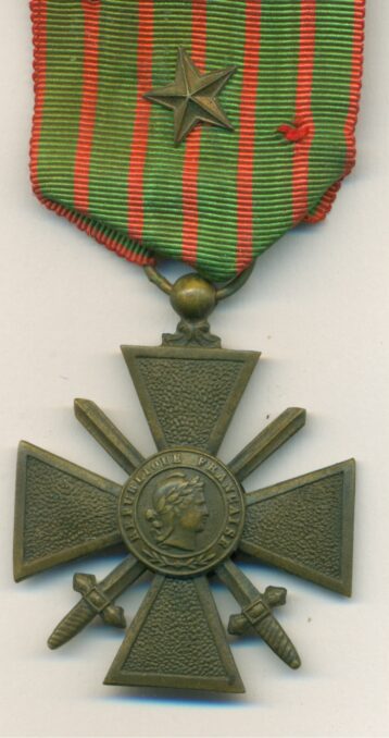 Croix de Guerre 1914-1918, France with gilt star on ribbon