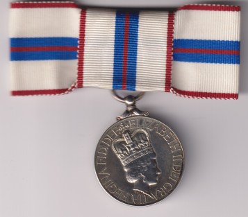 Silver Jubilee Medal 1977. Ladies issue on a bow, in a box of issue.  EF