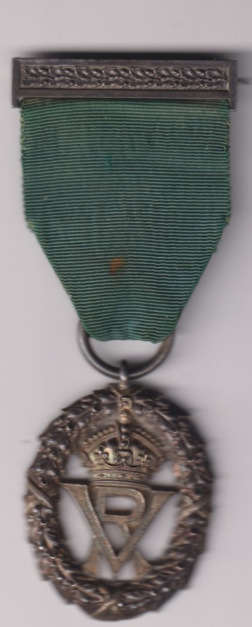 Volunteer Officers' Decoration 1892, with original ribbon bar and pin, hallmark London 1892. EF