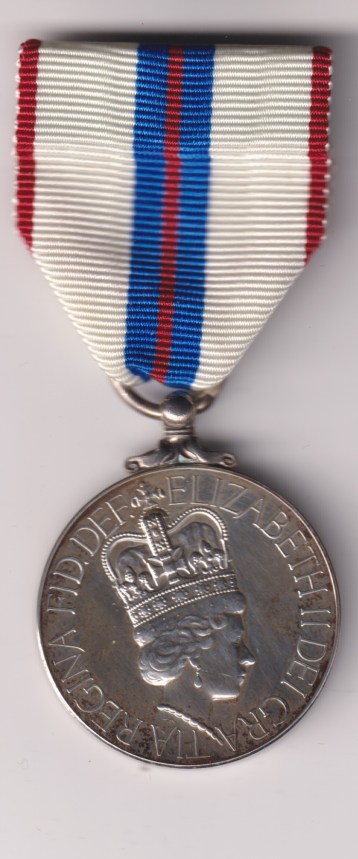 Silver Jubilee Medal 1977 General issue, 31.88mm dia, on a pin in a Royal Mint box of issue  EF